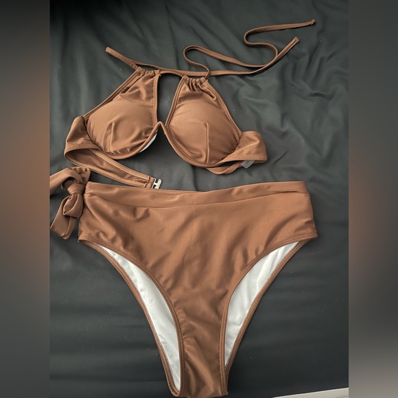 Plus Swimsuit - Picture 9 of 9